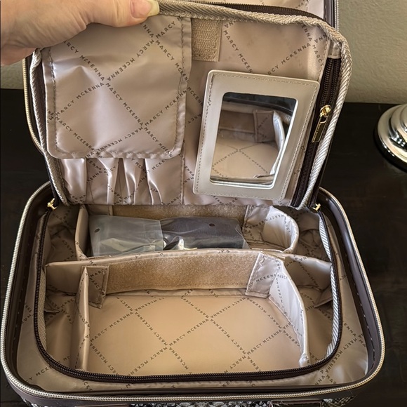 The Jet Setter Elegant Snakeskin Pattern travel cosmetic clutch - Picture 8 of 12